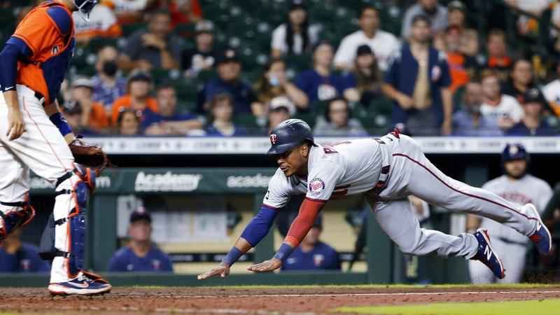 Donaldson's RBI single in 11th lifts Twins over Astros 5-4
