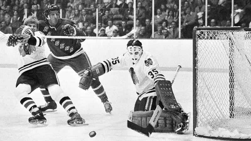 Hockey Hall of Famer and Chicago Blackhawks great Stan Mikita dead at 78