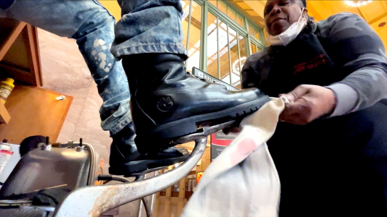 Airport shoeshine stands feeling impact of business travel slowdown