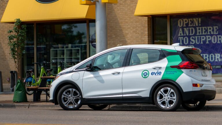 Minneapolis, St. Paul announce electric vehicle carshare fleet - KSTP ...