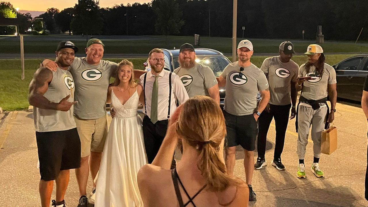 LOOK: Green Bay Packers Crash A Minnesota Wedding