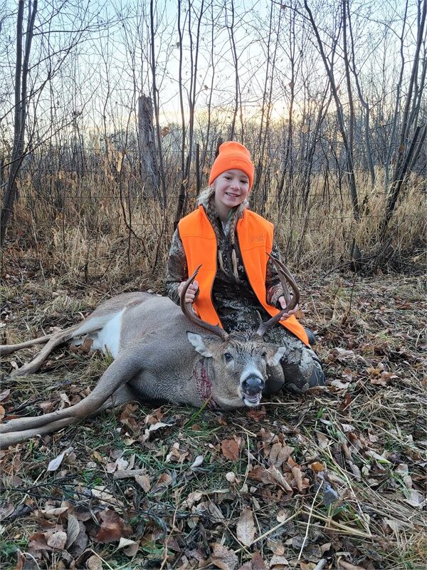 Emma Zelinski 1st year hunting and got an 8-pointer