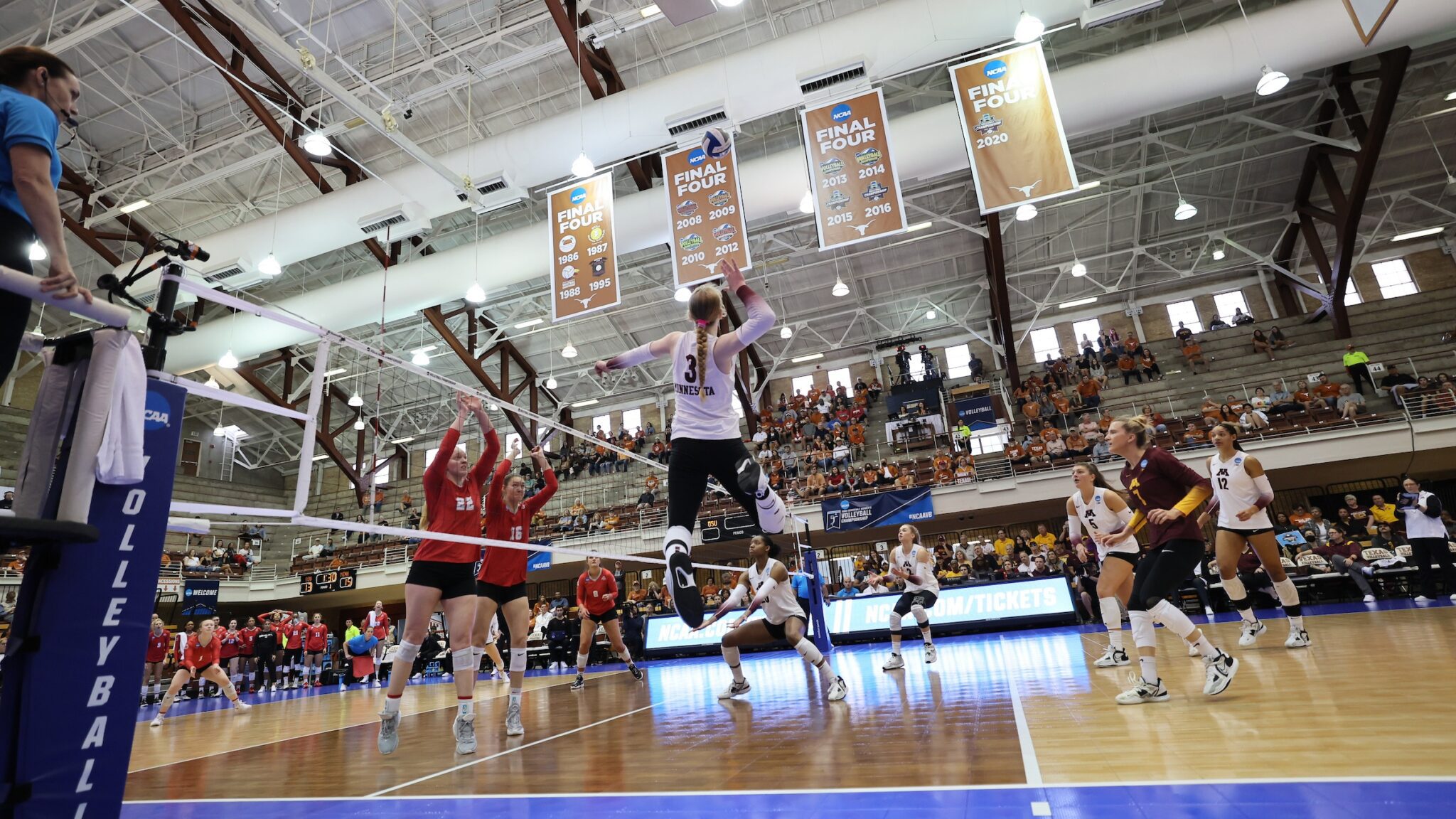 Gopher Volleyball Season Mccutcheon Era End In Sweet 16 Defeat 5 Eyewitness News 4817