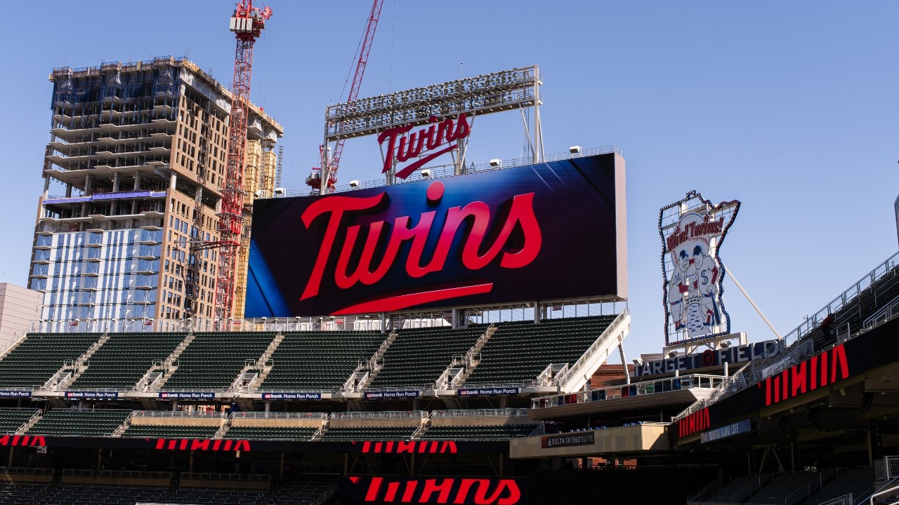 What's it like to watch the Twins from Target Field's towering new