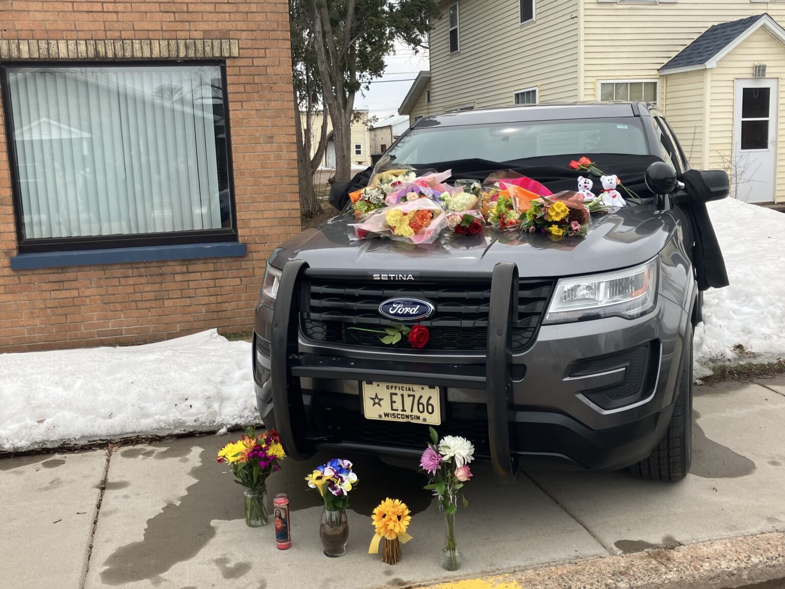 'Heartbroken' Friends, family fondly remember Chetek, Wis., officer