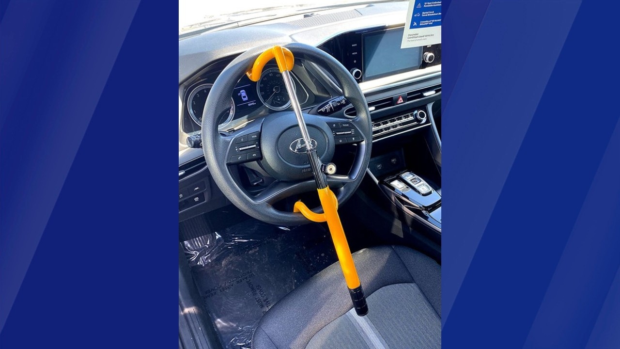 Minnetonka police offer free steering wheel locks for some Kia