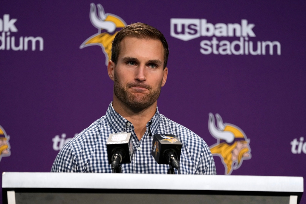 WATCH: Postgame interviews & press conference after Vikings 28-24 loss to  Chargers -  5 Eyewitness News