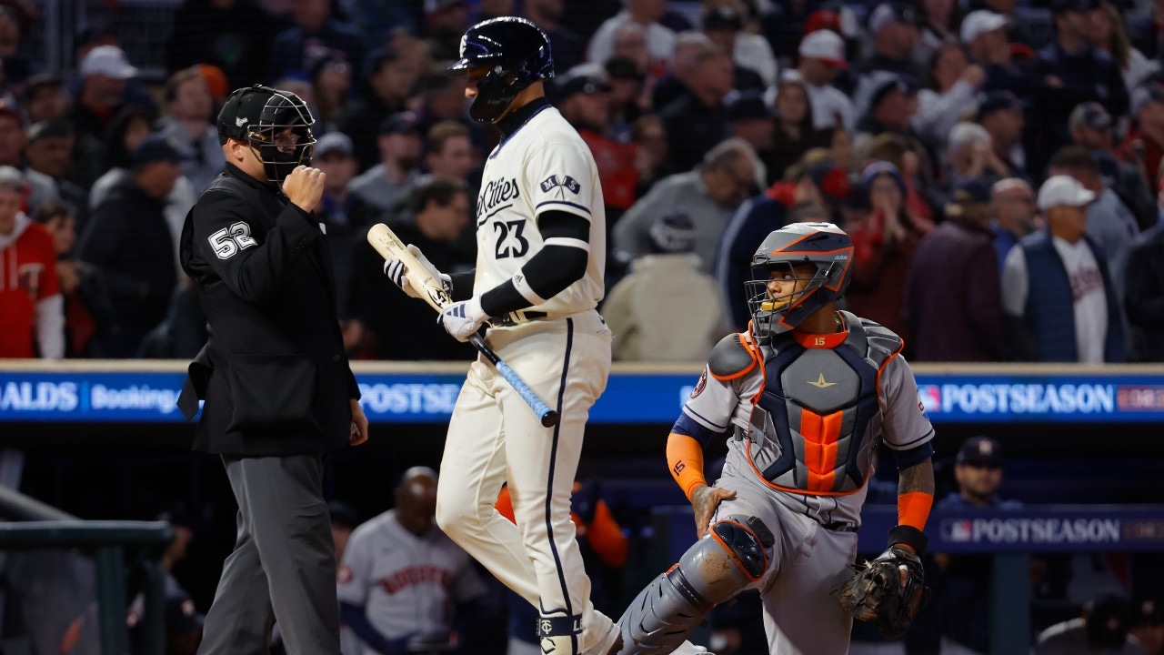 Astros pound 4 homers, with a pair by Abreu, to rout Twins 9-1 and take 2-1  ALDS lead