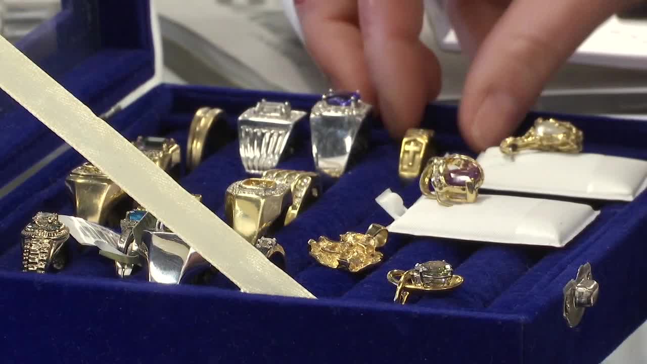 A ‘gold rush’ at Minnesota jewelry stores as gold prices soar to record highs