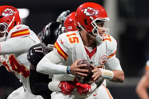 Mahomes throws two touchdown passes and the Chiefs defense secures a 22-17 victory over the Falcons