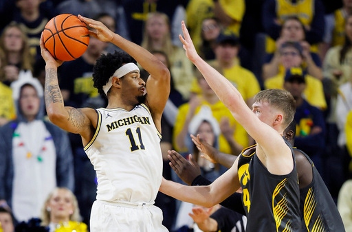 Gayle Scores Late To Give Michigan 85-83 Win Over Iowa For Wolverines ...