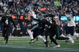 Williams' 92-yard INT Return And Charbonnet's Late TD Run Help Seahawks ...